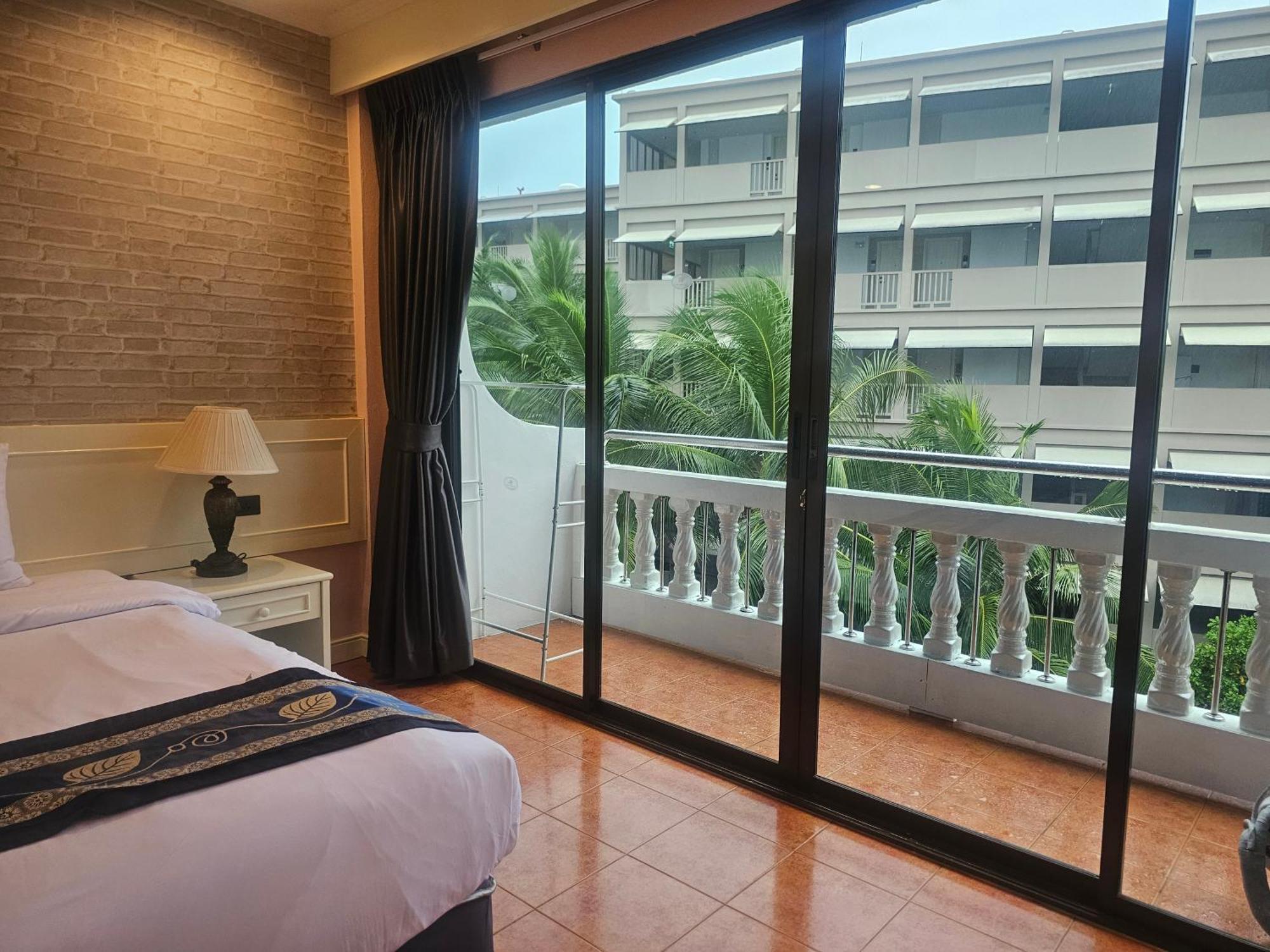 Patong Central Residence And Apartment Zewnętrze zdjęcie